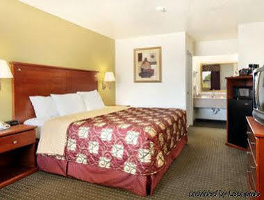 Days Inn By Wyndham San Antonio Southeast Frost Bank Center Dış mekan fotoğraf
