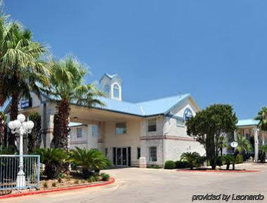 Days Inn By Wyndham San Antonio Southeast Frost Bank Center Dış mekan fotoğraf