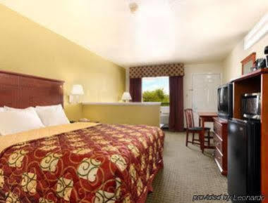 Days Inn By Wyndham San Antonio Southeast Frost Bank Center Dış mekan fotoğraf